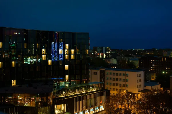 Modern Hotel Stad Tallinn Nachts — Stockfoto