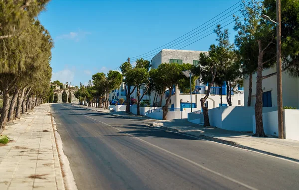 Estrada Automóvel Subida Cidade Paphos Chipre — Fotografia de Stock