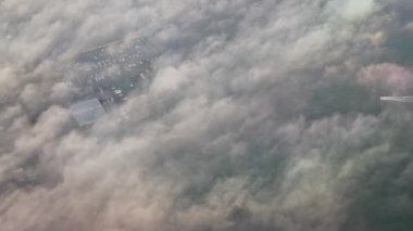 Tallinn 'deki Kakumae deniz kenarı eğlence merkezi ve marinası.