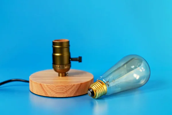 Lamp Bij Het Stopcontact Energiebesparingsconcept — Stockfoto