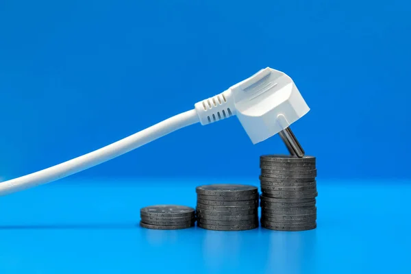 Concepto Aumento Los Precios Electricidad Enchufe Alimentación Monedas — Foto de Stock