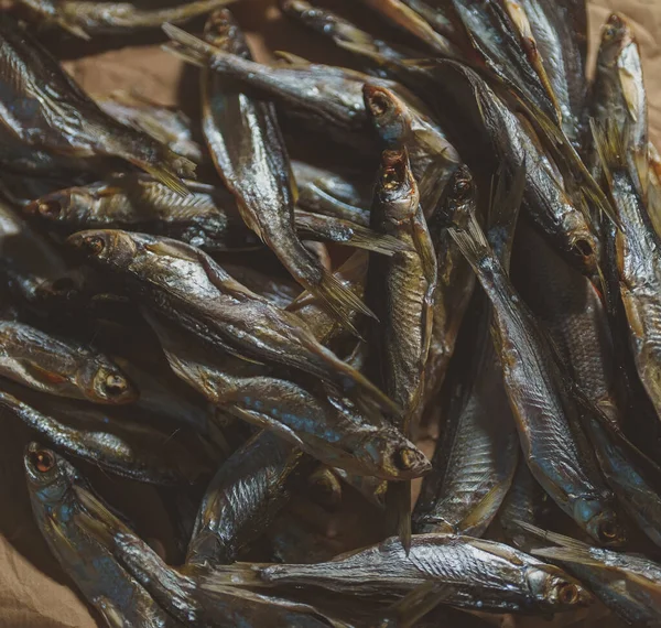 Много Сушеной Рыбы Бумаге — стоковое фото