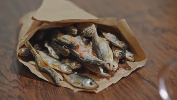 Poisson Séché Soleil Bière Froide — Video