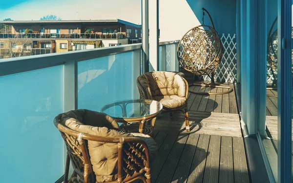 Modern Groot Balkon Met Meubilair Bovenste Verdieping — Stockfoto