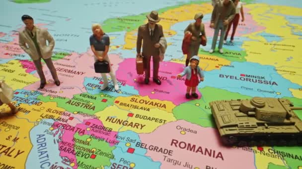 Figurki Ludzi Mapie Europy Ukraińscy Uchodźcy Krajach Europejskich — Wideo stockowe