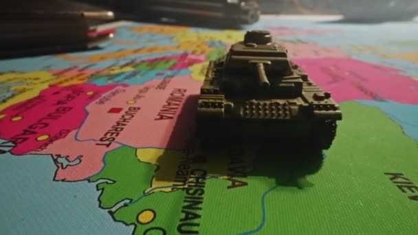 Des Chars Jouets Sur Carte Opérations Militaires Ukraine — Video