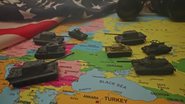 Tanques Juguete Mapa Concepto Confrontación Entre Otan Rusia — Vídeo de stock