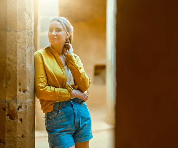 Woman Visiting Tombs Kings Paphos — Stock Photo, Image