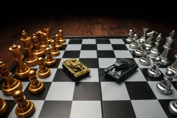 Танки Шахматами Шахматной Доске Концепция Военной Стратегии — стоковое фото