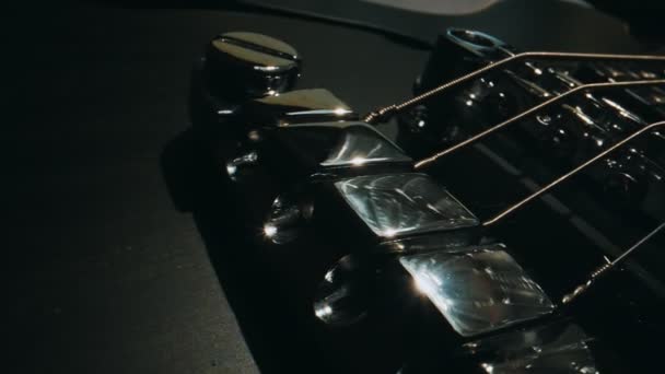 Puente Guitarra Eléctrica Seis Cuerdas Silla Montar — Vídeos de Stock