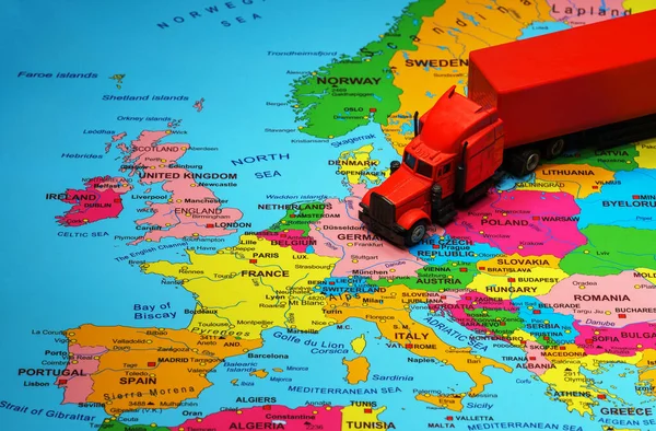 Red Truck Trailer Europe Map — Stock Photo, Image