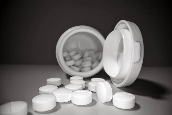 Open Plastic Jar White Pills — Stock Photo, Image
