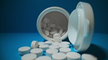 Bir sürü beyaz hap..