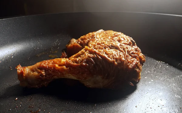 Fried Chicken Leg Frying Pan —  Fotos de Stock