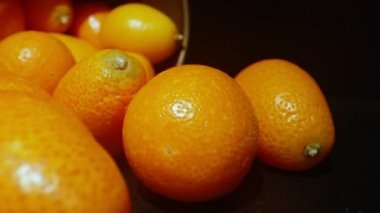 Kumquats veya Citrus japonica. Dokunulmazlığı güçlendirir.