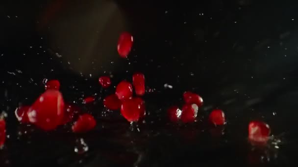Falling Pomegranate Fruit Seeds Powerful Antioxidant — Stok video