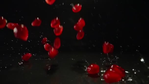 Falling Pomegranate Fruit Seeds Powerful Antioxidant — Stok video