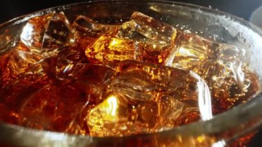 Buz küplü makro kola..