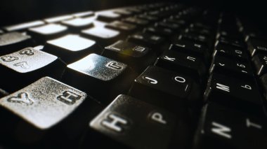 Siyah Rusça ve İngilizce klavye.