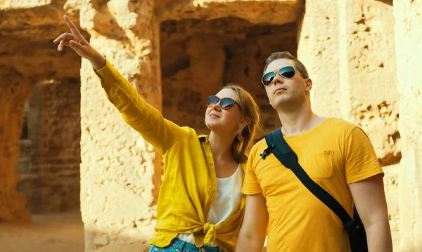 Couple Visiting Tombs Kings Paphos — Stock Photo, Image