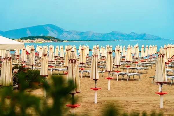 Sun Loungers Umbrellas Private Beach — Stock Photo, Image