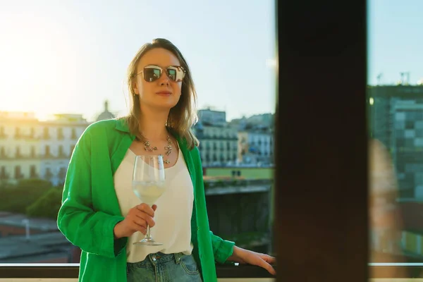 Woman White Wine Enjoys Sunset Her Balcony — Stock Photo, Image