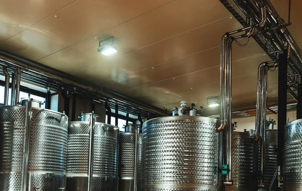 Deposu Olan Modern Şarap Fabrikası — Stok fotoğraf