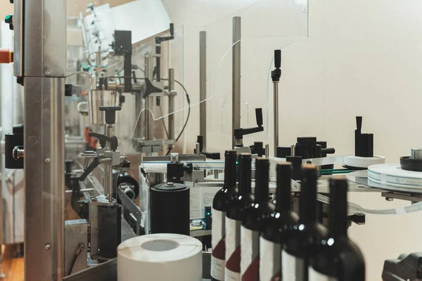 Automatic Line Bottle Labeling Wine Factory — Stock Photo, Image