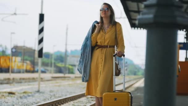 Woman Travel Suitcase Waiting Train — Wideo stockowe