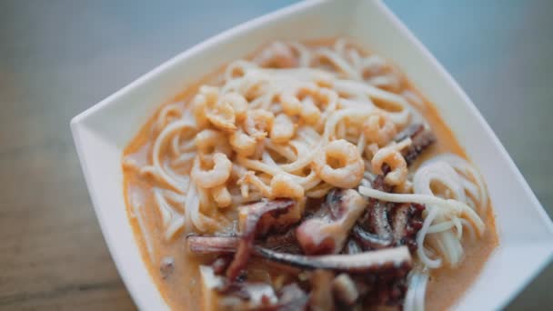 Spicy Asian Soup Noodles Octopus Shrimp — 비디오