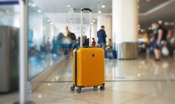 Forgotten Travel Bag Airport — Stock Photo, Image