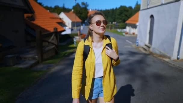 Woman Tourist Backpack Walking Village — Vídeos de Stock