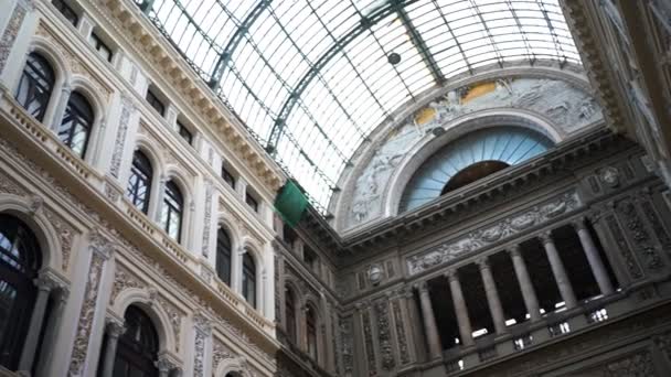 意大利那不勒斯的Galleria Umberto I购物中心 — 图库视频影像