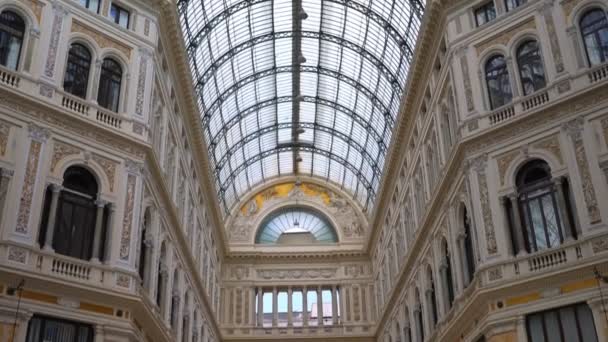 意大利那不勒斯的Galleria Umberto I购物中心 — 图库视频影像