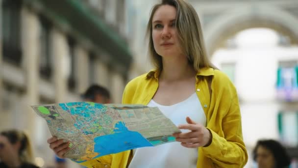 Woman Tourist Map Stands Galleria Umberto Naples — ストック動画