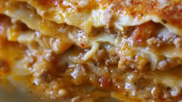 Close View Freshly Baked Italian Lasagna — Vídeo de Stock