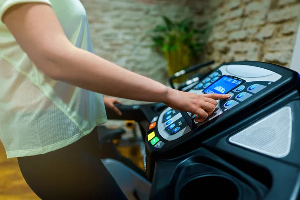 Woman Jogging Treadmill Home Gym — Zdjęcie stockowe