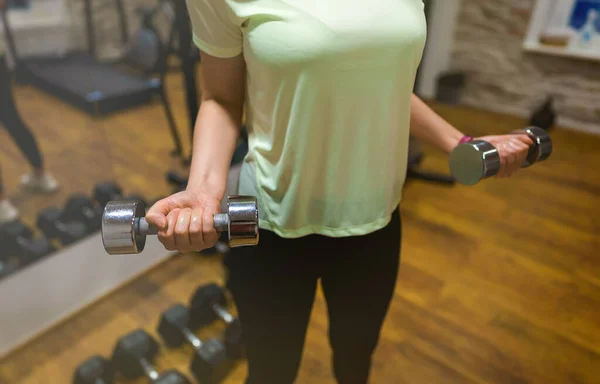 Woman Doing Exercises Dumbbells Biceps — Stock fotografie