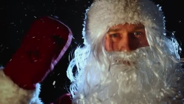 Санта Клаус Махає Рукою — стокове відео
