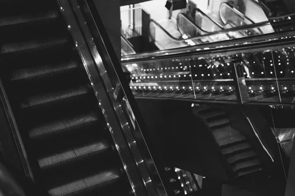 Elektromos Mozgólépcsők Metróban Mozgó Lépcsőházak — Stock Fotó