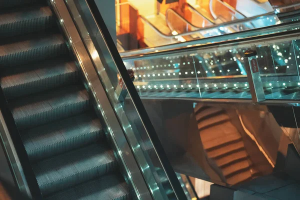 Elektrische Rolltreppen Der Bahn Verfahrbare Treppen — Stockfoto