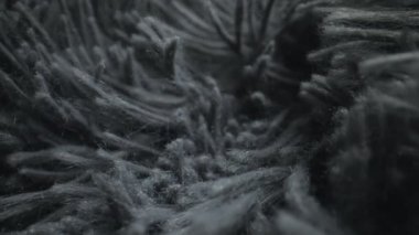 Açık gri sentetik kürk ayrıntıları. Makro görünüm.