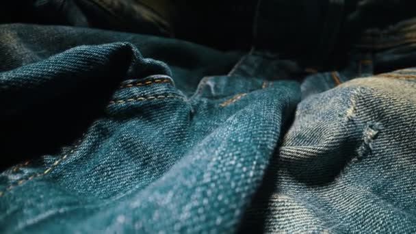 Dżinsowe Niebieskie Dżinsy Tekstury Tkaniny Zbliżenie — Wideo stockowe