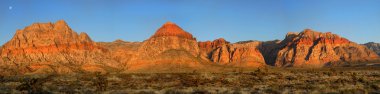red rock canyon, nevada gündoğumu, üzerinde ay