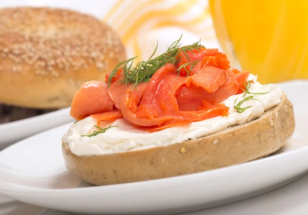 Freshly baked bagel — Stock Photo, Image