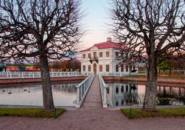 Marly Palace Parte Occidental Del Lower Park Peterhof San Petersburgo —  Fotos de Stock