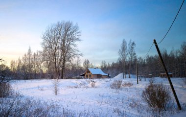 Karlı kırsal kış manzara. Kırsal kış.