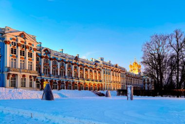 Catherine Sarayı, Rusya 'nın St. Petersburg eyaletinin Tsarskoye Selo (Puşkin) kasabasında yer alan Rococo yazlık konutudur. 27 Şubat 2022.