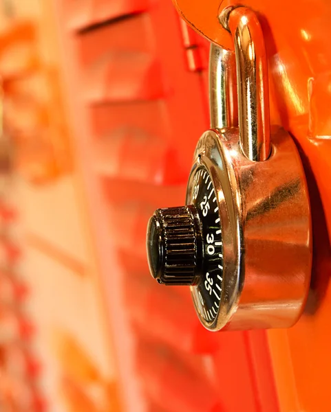 soyunma odasının kapısına kilit