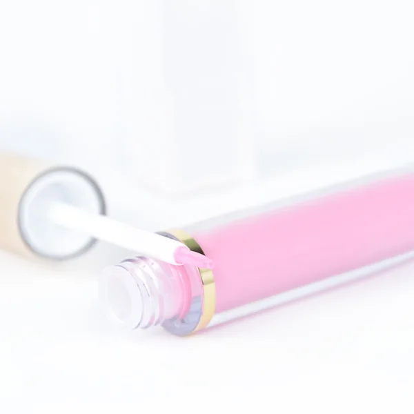 Pink lipgloss — Stock Photo, Image